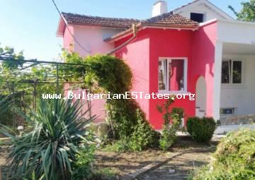 Wir bieten zum Verkauf ein Haus in Bulgarien, nur 14 km vom Ferienort Sunny Beach und dem Meer entfernt.