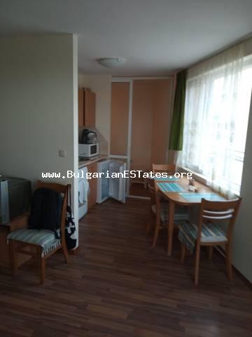 Großes Studio zum Verkauf in Bulgarien, es liegt in einer Anlage mit Swimmingpools und Parkplatz – „Amadeus 19”, Sonnenstrand Resort, 800m vom Strand entfernt.