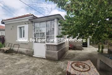 Haus zu verkaufen 25 km. von Burgas, 10 km von der Stadt Aytos, Weindorf Burgas, Gemeinde Kameno, Bulgarien.