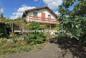 Haus zum Verkauf im Dorf Konstantinovo, nur 10 km von der Stadt Burgas und dem Meer entfernt.