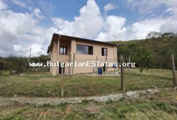 Ein renoviertes Haus zum Verkauf in Strandzha planina, nur 22 km vom Meer und der Stadt Tsarevo, 90 km von der Stadt Burgas, Bulgarien!