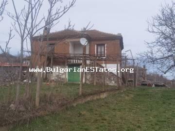 Haus zum Verkauf im Dorf Momina Church, nur 55 km von Burgas und dem Meer entfernt, Bulgarien.