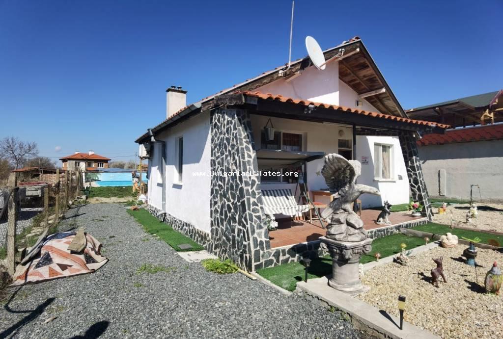 Wir verkaufen ein neues Haus im Dorf Livada, nur 17 km von der Stadt Burgas und dem Meer entfernt, Bulgarien!