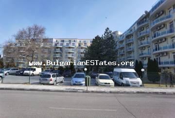 Kaufen Sie eine große Wohnung mit zwei Schlafzimmern, 50 Meter vom Meer im Dorf Ravda, BULGARIEN entfernt !