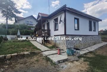Teilweise renoviertes Haus zum Verkauf im Dorf Pismenovo, nur 7 km von den Stränden der Stadt Primorsko, Bulgarien!