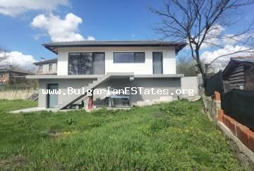 Ein neues Haus zum Verkauf im Herzen des Strandzha-Gebirges, im Dorf Kosti, nur 22 km von der Stadt Tsarevo und dem Meer entfernt, Bulgarien!