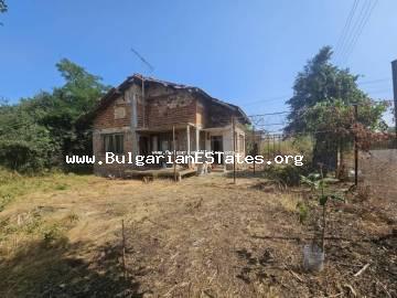 TOP ANGEBOT!!! Günstiges Haus mit Teilrenovierung zum Verkauf im Dorf Krumovo – nur 25 km von Yambol und 128 km von Burgas und dem Schwarzen Meer entfernt! Bulgarische Immobilien zu verkaufen!